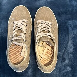 Taos Footwear Brown Canvas Sneakers‎